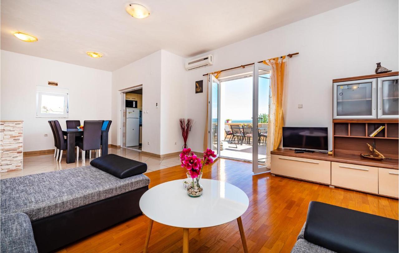 Beautiful Apartment In Maslenica With Kitchen المظهر الخارجي الصورة