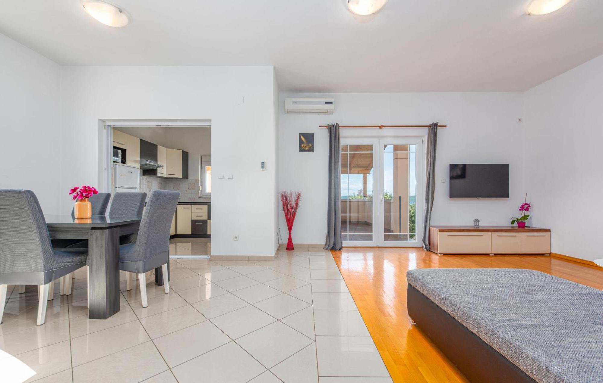 Beautiful Apartment In Maslenica With Kitchen المظهر الخارجي الصورة